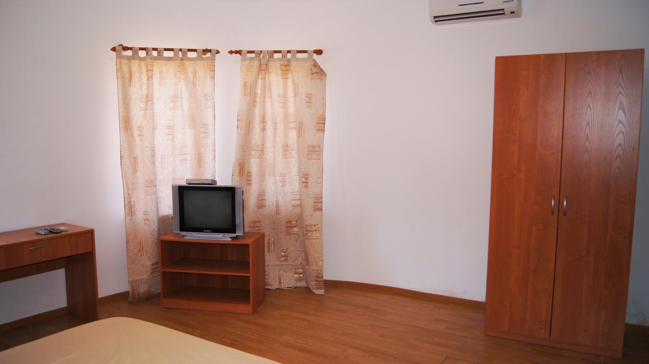 Hotel Sharmat Pizunda Exterior foto